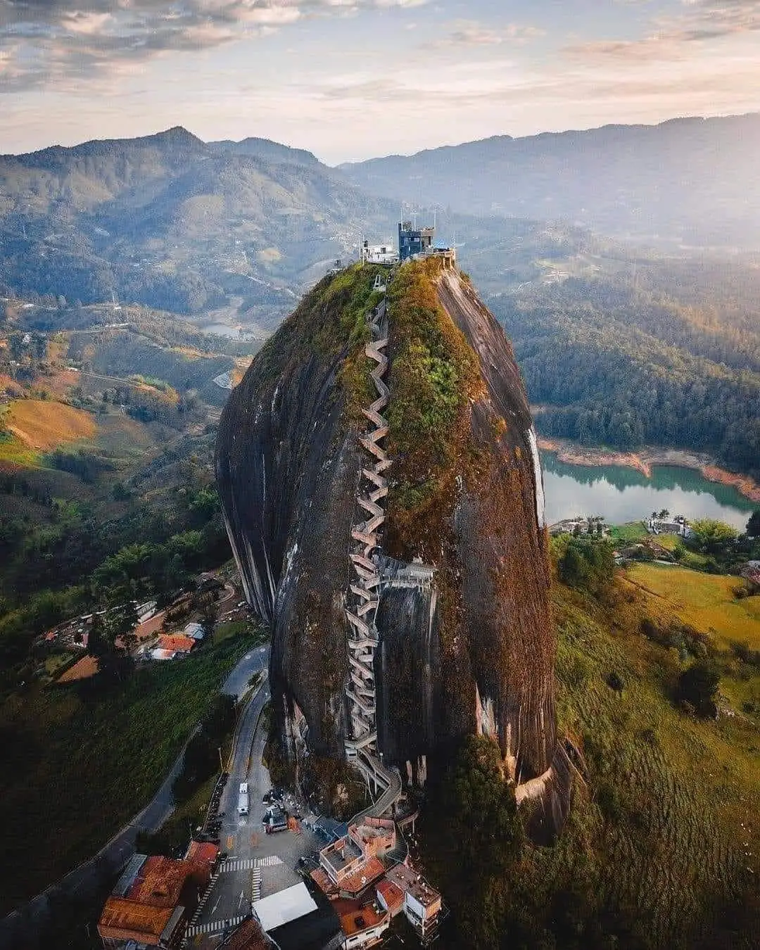 El Peñol rock in Guatapé, Colombia, near wellness retreat led by Beatriz Martinez, Miami psychotherapist.