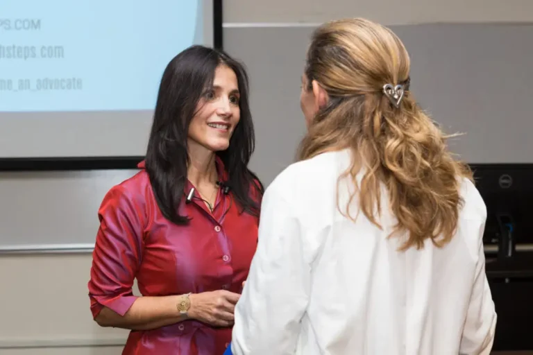 Beatriz Martinez-Peñalver, Mental Health Counselor and Psychotherapist in Miami FL, speaking at Triumph Steps event.